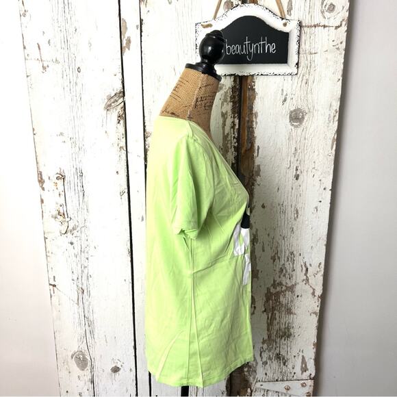 Nike Womens Athletic Cut Run Don’t Hide Tshirt Green - Picture 3 of 6